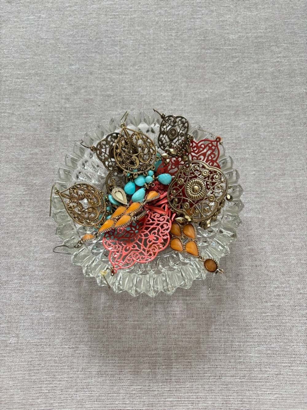 Mystery jewelry bundle of vintage Y2K boho earrings. - Picture 3 of 4